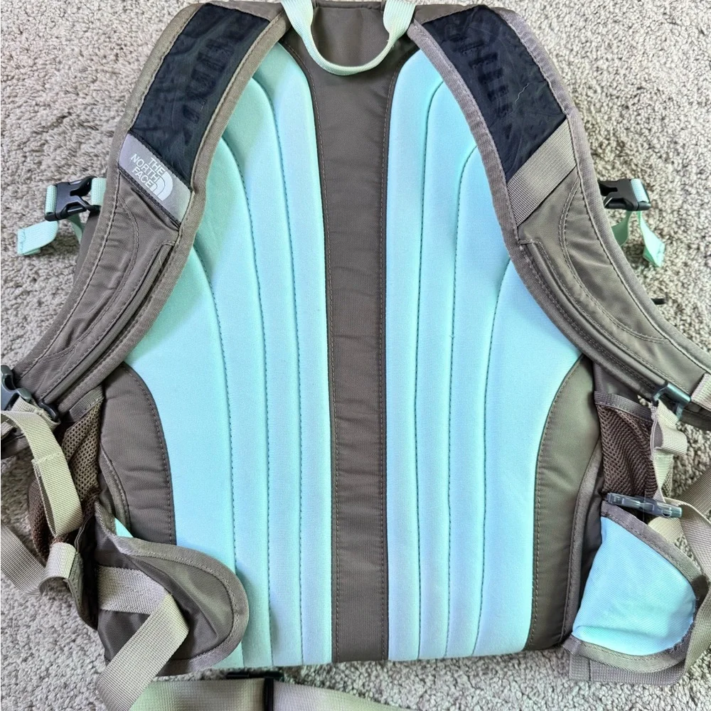 The North Face Borealis Backpack - Picture 4 of 6